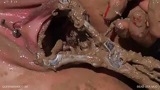 Scarlit Skandaal perses punane diivan. video seks gratis