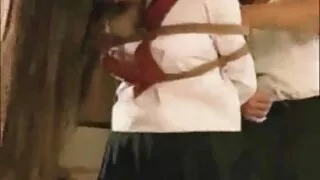 Vanemad on 3d seks porno üle läve ja Harle King King hüppab kukk.