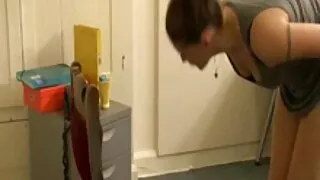 Punapea on besplatan seks video hobuse sisse rebitud musta vardaga.