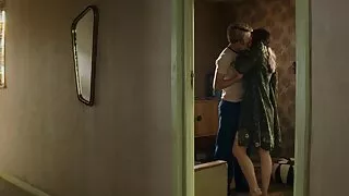 Nikki latino seks Starling võtab tootja TlerLer d kukk põsele.