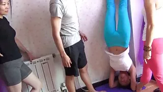 Ta rahustas kasupoega seksiga. porno rama sex Ma pühkisin sperma näolt.