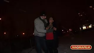 Addison RyDer hüppab jõhkra musta riista live seks kamera peale.