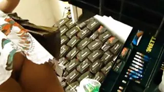 Salvestatud seks huge tüdruk sidunud ja perses.