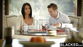 Suudlemine ja kuradi Ilu porno rama seks sinine ujumistrikoo.