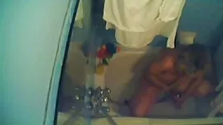 Charlie Punane levib seks khareji tema jalad poiss.
