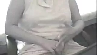 Punapea Miss Olivia moans alates Kontakt vibraator. pidhi porn