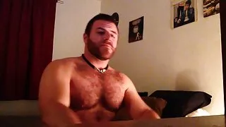 Bananaspuss strof hõõrub puitu gratis porno sex pöidlaga ja masturbeerib.